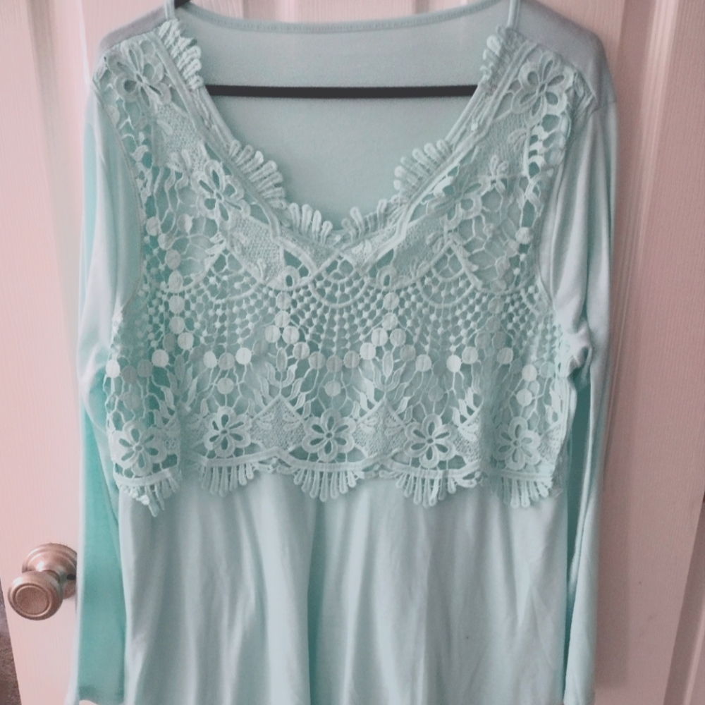 Formal dress. Long sleeve. Extra large. Mint green